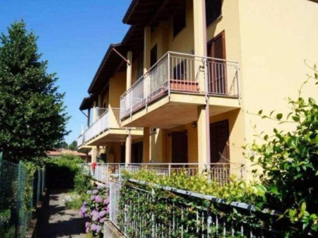 appartamento in vendita a Sesto Calende