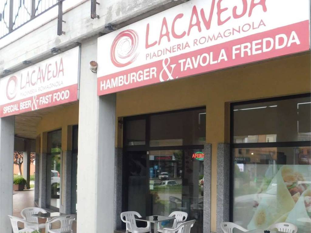 negozio in vendita a Sesto Calende