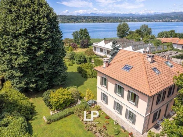 casa indipendente in vendita a Sesto Calende in zona Lisanza