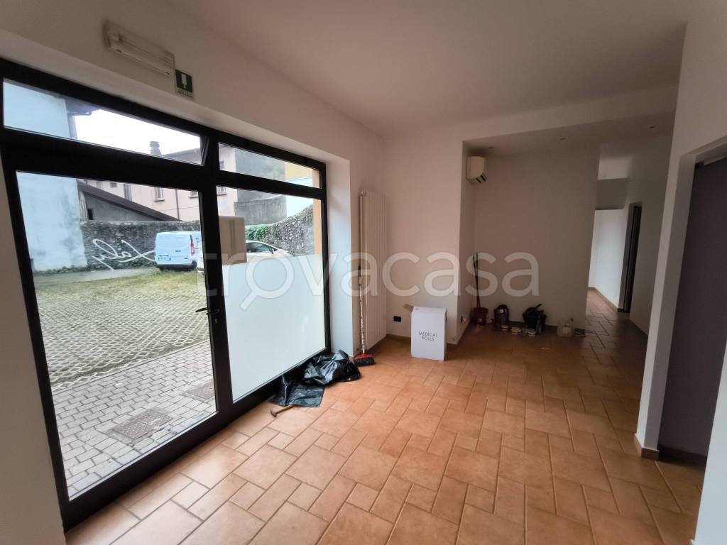 appartamento in vendita a Sesto Calende