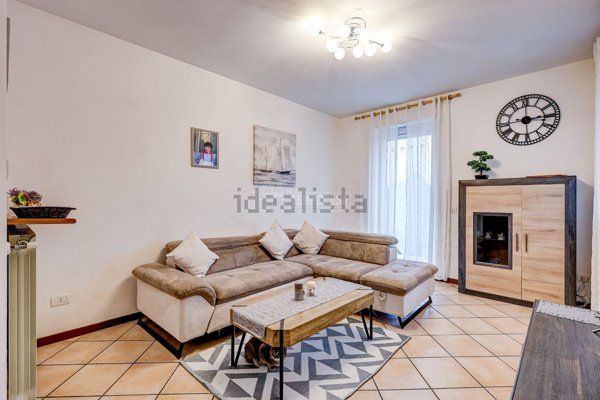 appartamento in vendita a Sesto Calende