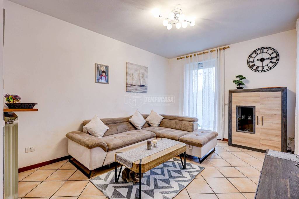 appartamento in vendita a Sesto Calende
