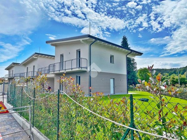 casa indipendente in vendita a Sesto Calende in zona San Giorgio