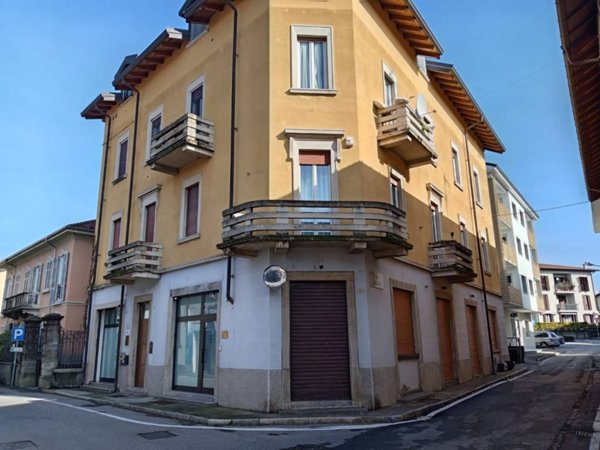 appartamento in vendita a Sesto Calende