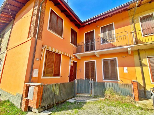 appartamento in vendita a Sesto Calende in zona Oneda