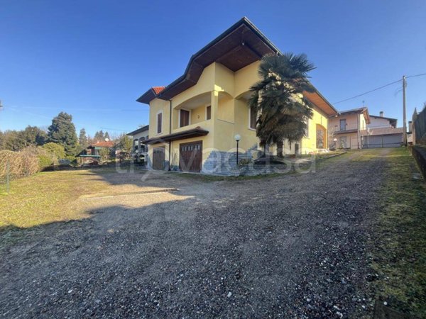 appartamento in vendita a Sesto Calende