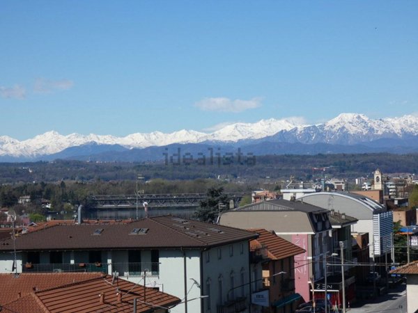 appartamento in vendita a Sesto Calende