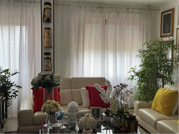 appartamento in vendita a Sesto Calende