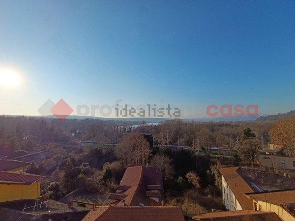 appartamento in vendita a Sesto Calende