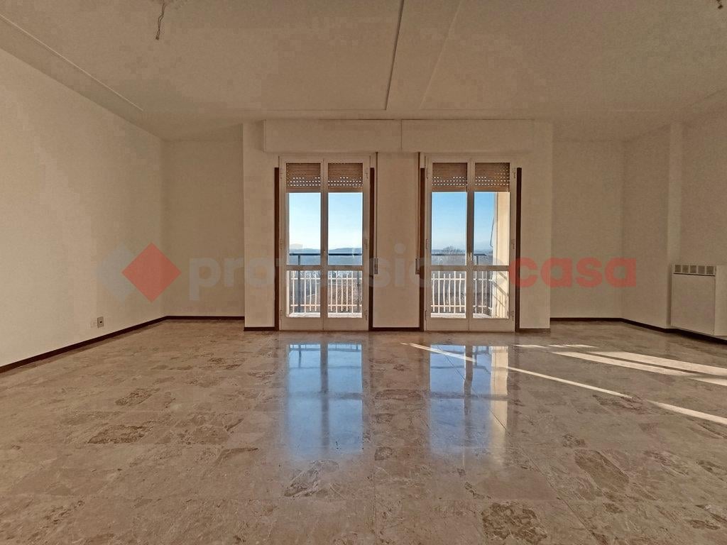 appartamento in vendita a Sesto Calende