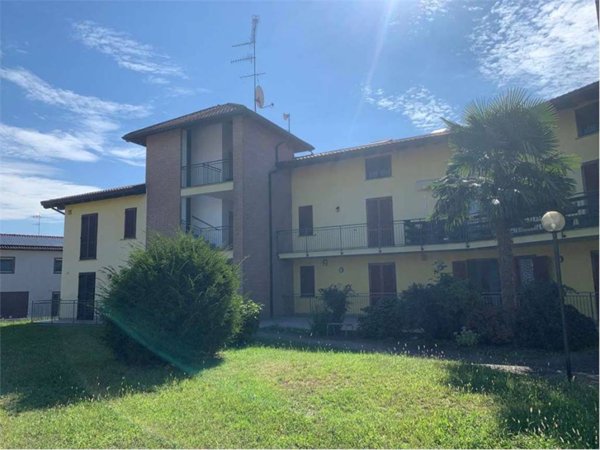 appartamento in vendita a Sesto Calende