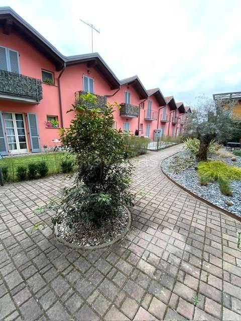 appartamento in vendita a Sesto Calende