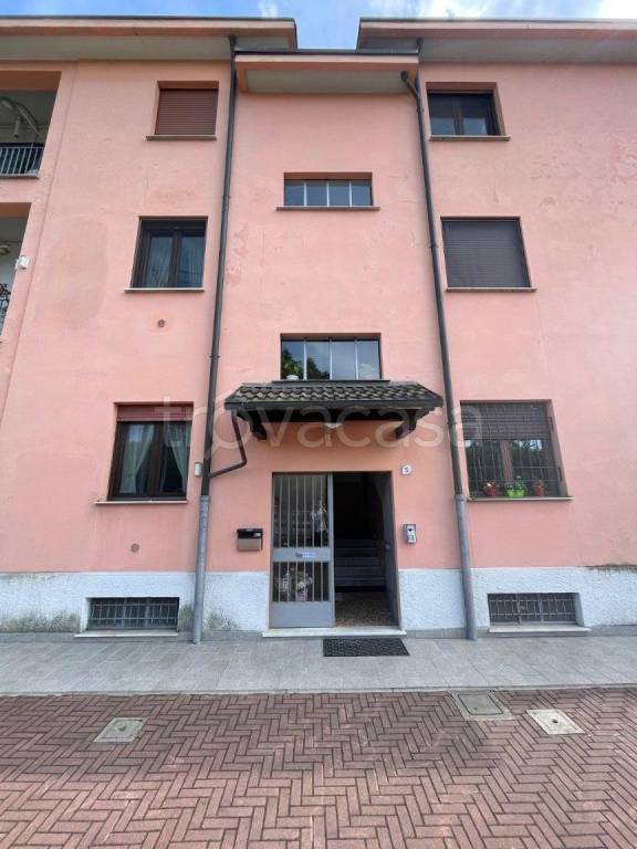 appartamento in vendita a Sesto Calende