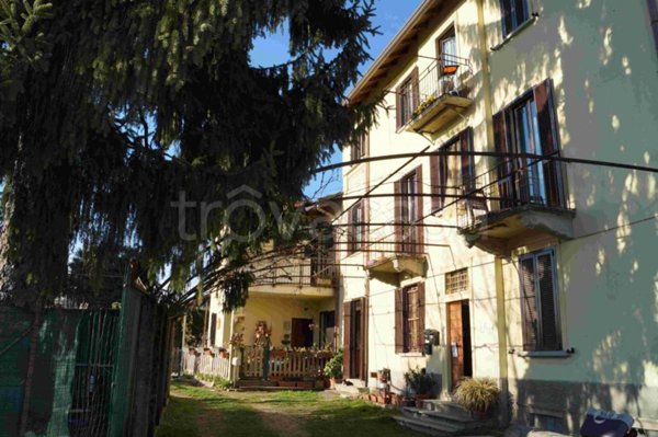 appartamento in vendita a Sesto Calende
