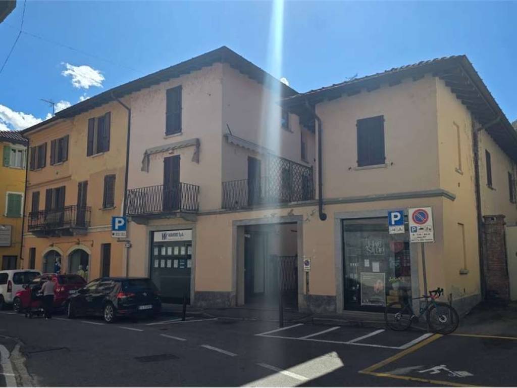 appartamento in vendita a Sesto Calende