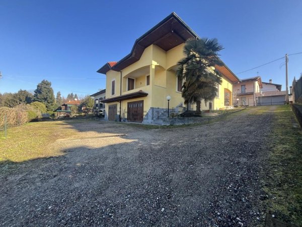 appartamento in vendita a Sesto Calende