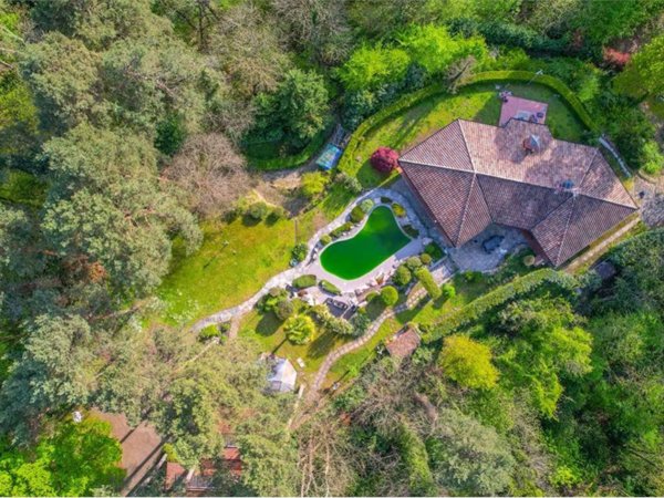 casa indipendente in vendita a Sesto Calende