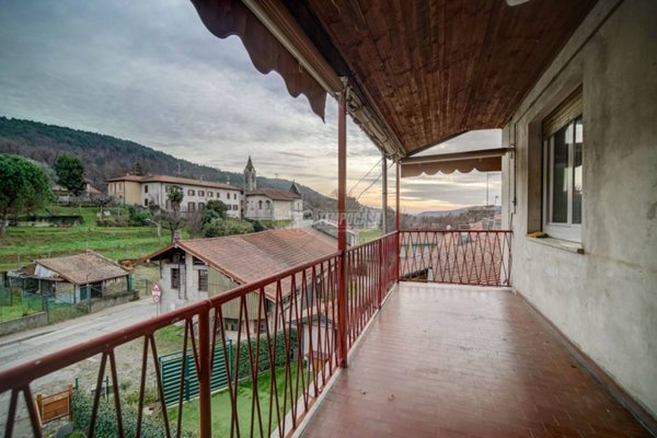 appartamento in vendita a Sesto Calende in zona Lentate