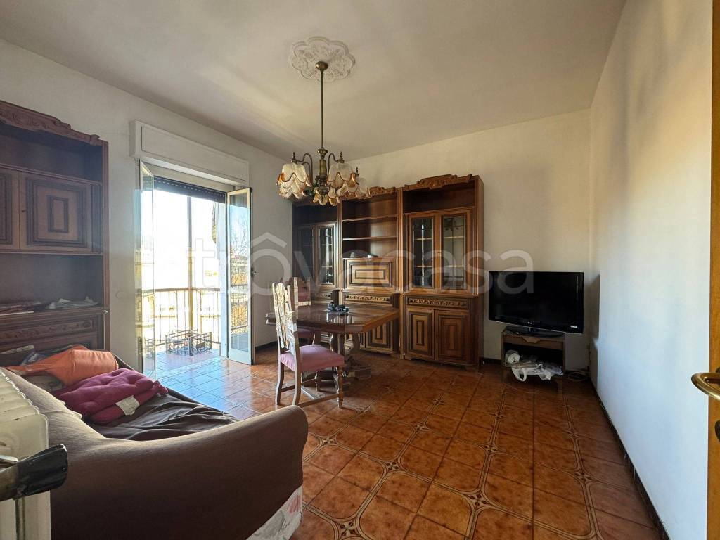 appartamento in vendita a Sesto Calende in zona Sant'Anna