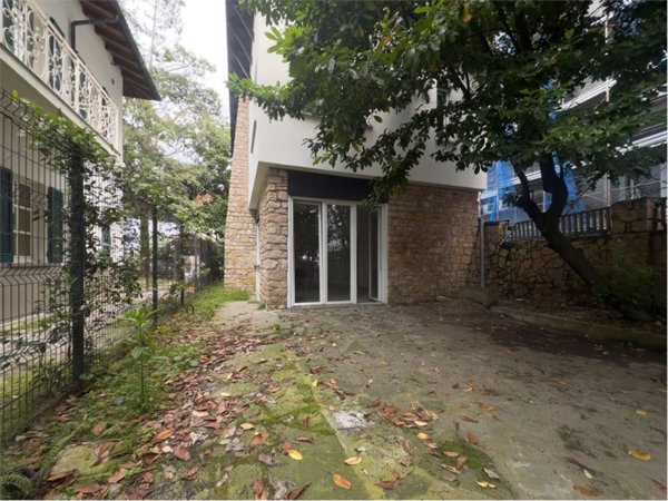 casa indipendente in vendita a Sesto Calende