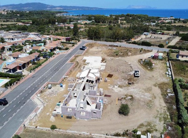 casa indipendente in vendita a Sesto Calende in zona Sant'Anna