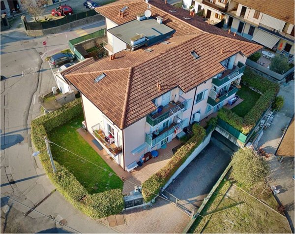 appartamento in vendita a Sesto Calende in zona Oneda