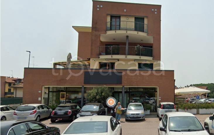 negozio in vendita a Sesto Calende