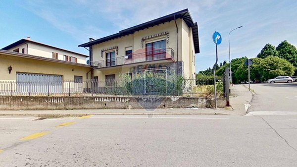 appartamento in vendita a Sesto Calende
