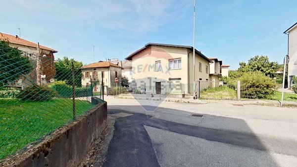 appartamento in vendita a Sesto Calende