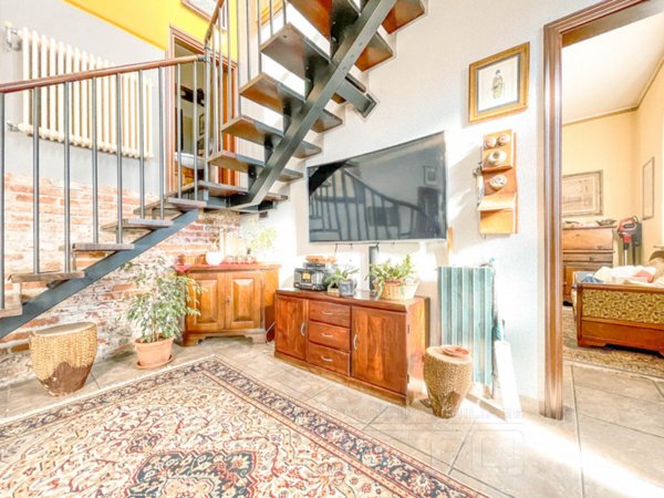 casa indipendente in vendita a Sesto Calende