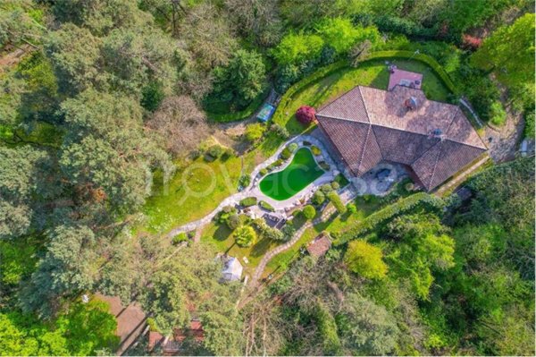 casa indipendente in vendita a Sesto Calende