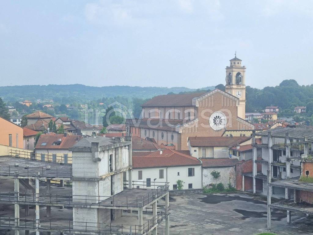 appartamento in vendita a Sesto Calende
