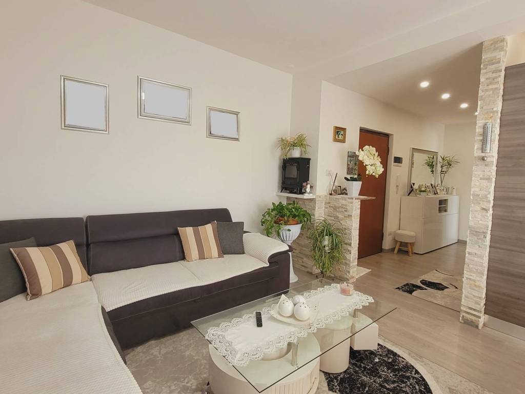 appartamento in vendita a Sesto Calende