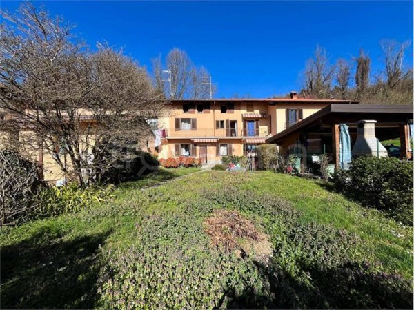 appartamento in vendita a Sesto Calende in zona Lisanza