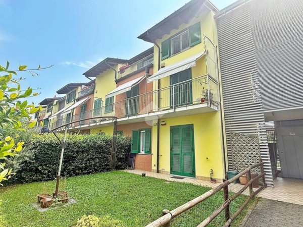 appartamento in vendita a Sesto Calende in zona Sant'Anna