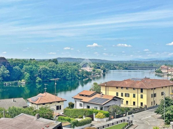 appartamento in vendita a Sesto Calende