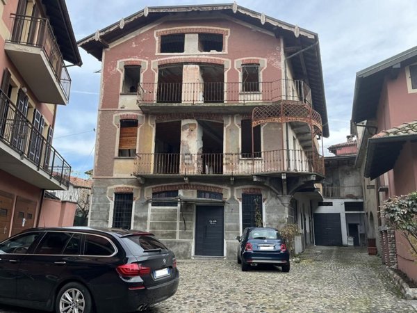 appartamento in vendita a Sesto Calende