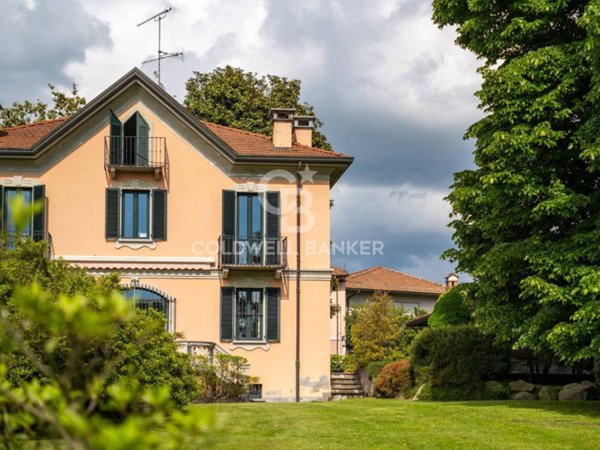 casa indipendente in vendita a Sesto Calende in zona Lisanza
