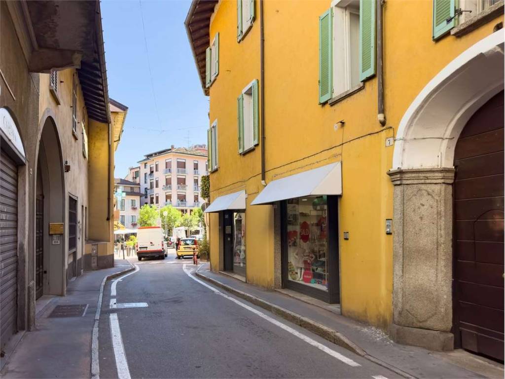 appartamento in vendita a Sesto Calende