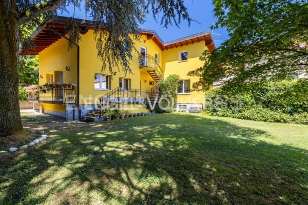casa indipendente in vendita a Sesto Calende