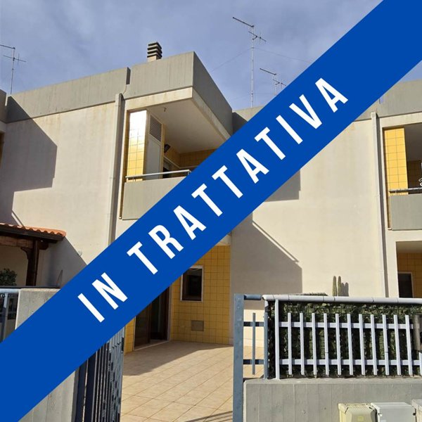 casa indipendente in vendita a Sesto Calende in zona Sant'Anna