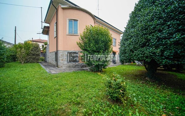 appartamento in vendita a Sesto Calende