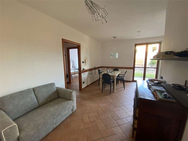 appartamento in vendita a Sesto Calende in zona Oneda