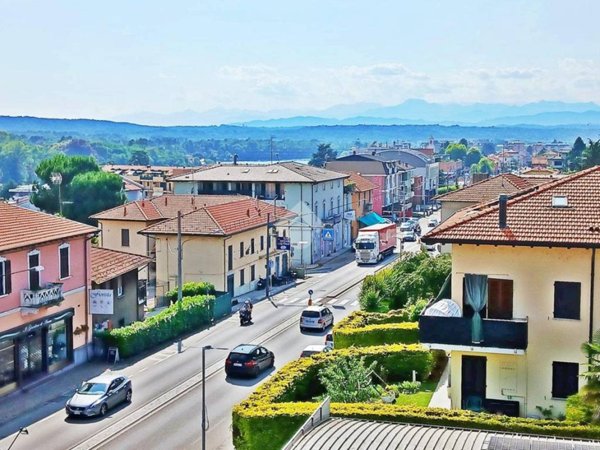 appartamento in vendita a Sesto Calende