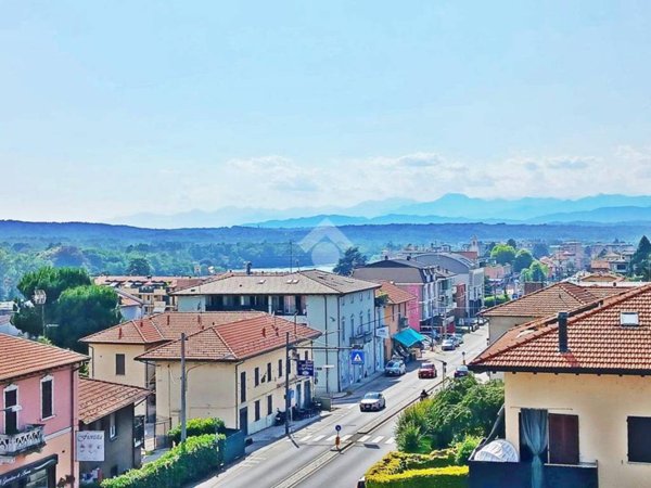 appartamento in vendita a Sesto Calende