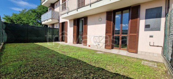 appartamento in vendita a Sesto Calende in zona Oneda