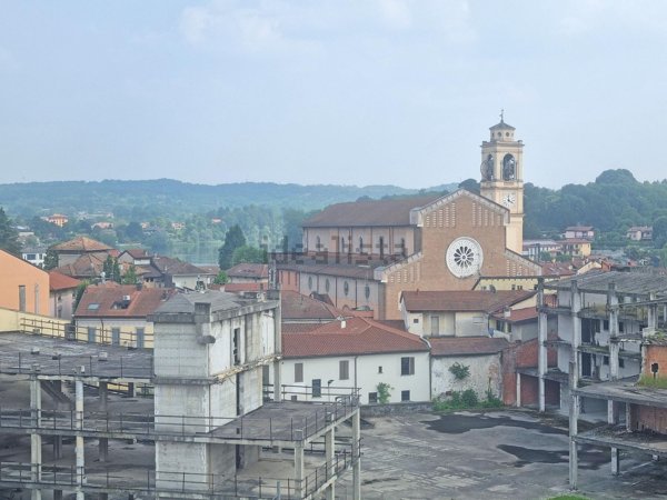appartamento in vendita a Sesto Calende