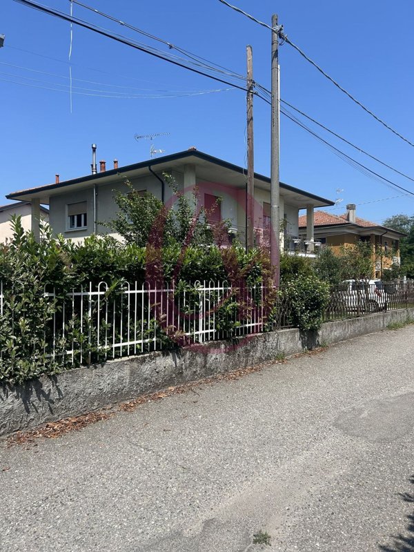 appartamento in vendita a Sesto Calende