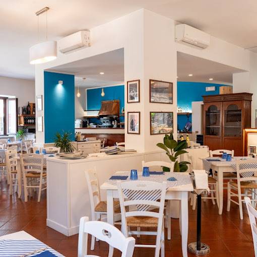 negozio in vendita a Sesto Calende