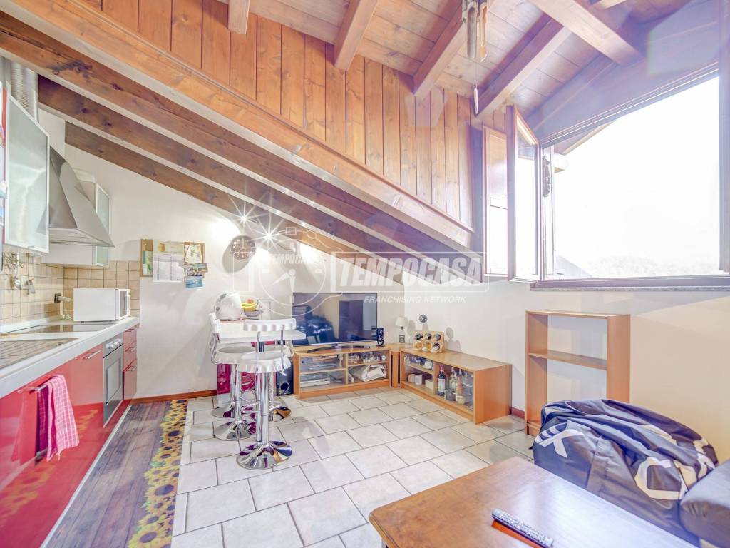 appartamento in vendita a Sesto Calende